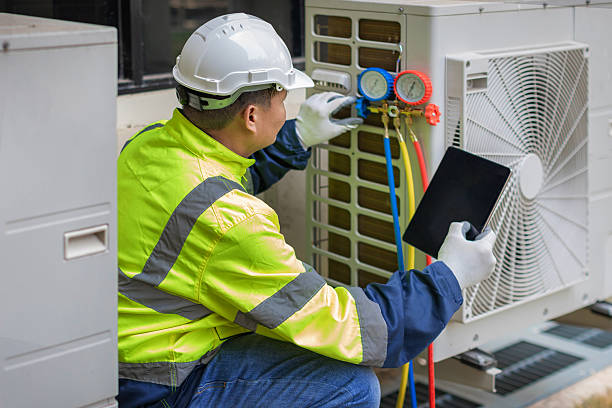 Professional Hvac technician working in Marydel, DE